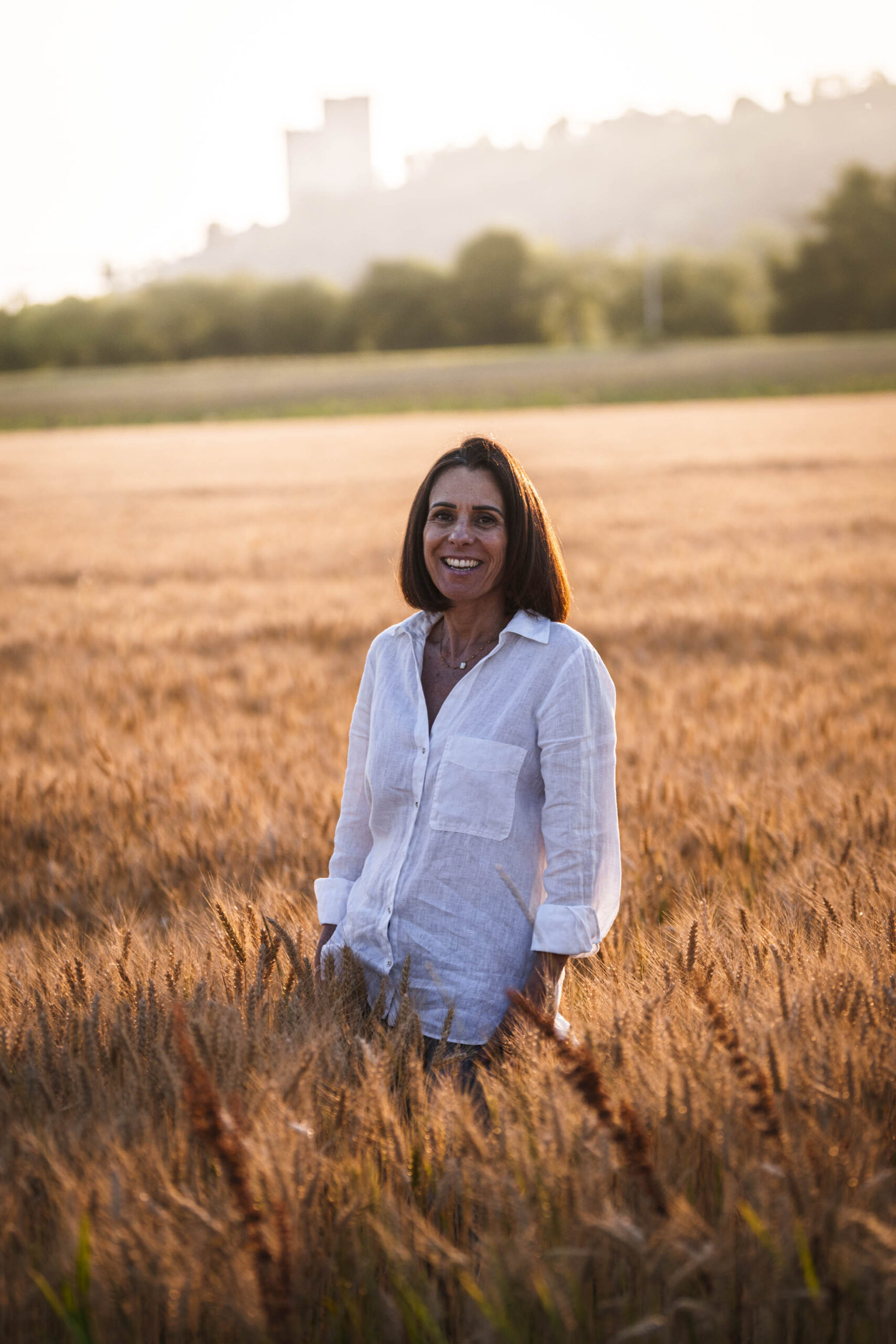 Shooting photo et vidéo pour valoriser NatisLab, la marque drômoise de Julie Béranger. Une immersion au cœur d’une marque 100 % locale, incarnée par sa fondatrice passionnée. À travers ce contenu, l’objectif était de capturer l’essence de NatisLab : son ancrage territorial, son authenticité, et son engagement pour des produits responsables.